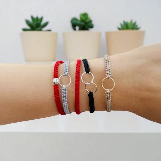 Naše pletené náramky vznikají ručně ze saténových šňůrek a vybírat můžete z 23 krásných barev 🌈. Ať už máte rádi...