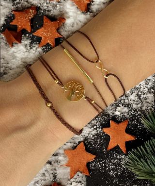 Symbolika v detailech ✨ Spojení stromu života a nekonečna nese hlubší význam než jen krásu šperku. Síla, růst, propojení a...